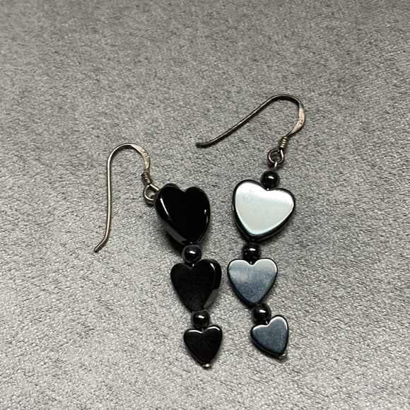 Black Coral heart ❤️ earrings - Picture 1 of 9